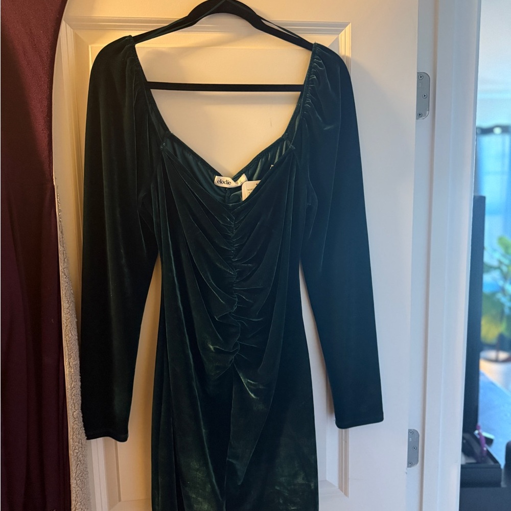 Elodie Deep Green Velvet Long Sleeve Dress